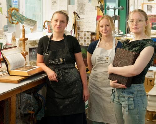  AI-proof? Younger workers desert the digital world for traditional crafts